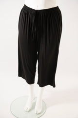black knit pj pants with three quarter length on the mannequin