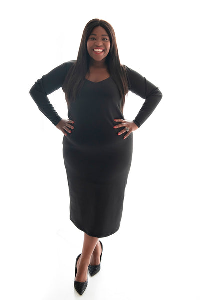 Curvy model sporting our black bodycon dress